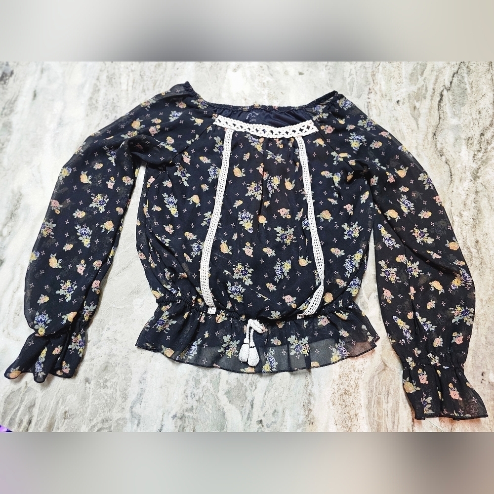 Art Class Floral Peasant Blouse with Crochet Trim – Size XL